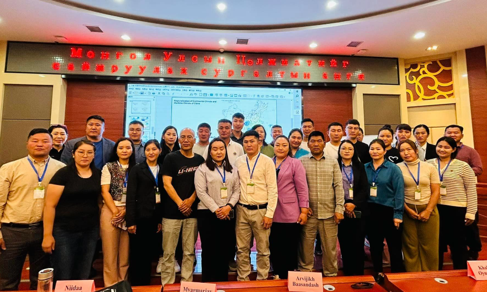 МЭРГЭЖИЛТНҮҮД БНХАУ-Д “ЦӨЛЖИЛТИЙН ЭСРЭГ ТЭМЦЭХ” СУРГАЛТАД ХАМРАГДАЖ БАЙНА