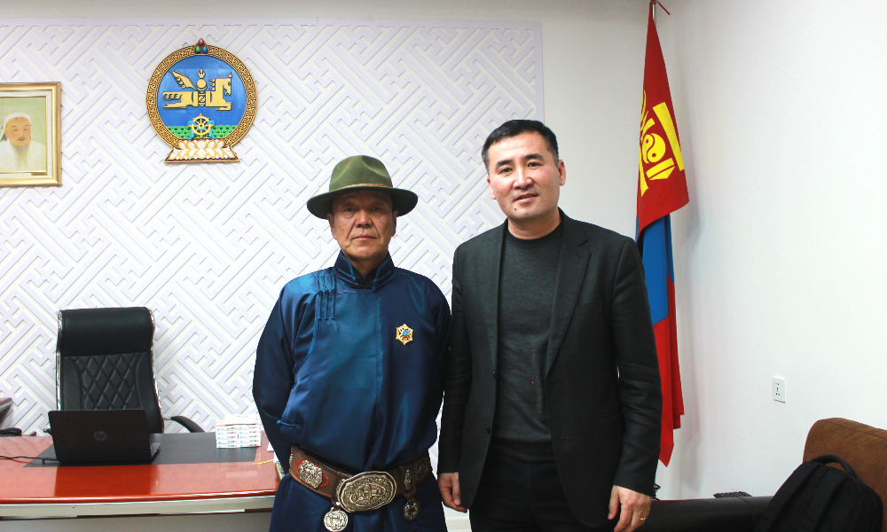 Ц.БАТТУЛГАД АЛТАН ГАДАС ОДОН ГАРДУУЛЛАА